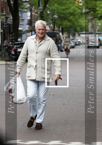 Amsterdam 3 juni 2024
Bram Moszkowicz doet boodschappen in Amsterdam zuid .