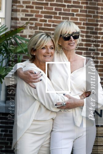 Naarden 19 juni 2024
Presentatie stormer sloep ism Monique des Bouvrie bij het Arsenaal. Bob Wisse en Jan des Bouvrie jr  zijn al hun hele leven vrienden . Caroline Tensen en Monique des Bouvrie
