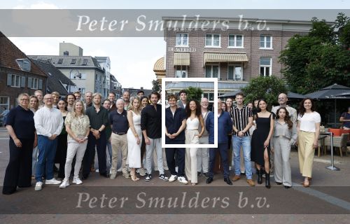 Wageningen 13 mei 2024
Presentatie musical 40-45 in hotel de Wereld met oa Soy Kroon Holly Brood Sjoerd Pleijsier Babette v Veen Kees Boot Frits Barend Dorian Bindels Gaia Aikman en Niniane Everaert.