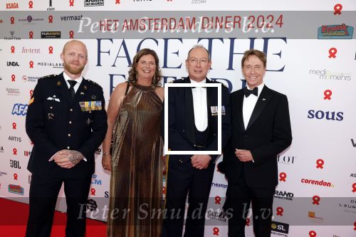 Amsterdam 8 juni 2024
Het Amsterdam diner in AFAS live . Vele Bekende mensen en zakenmensen kwamen naar het gala waar geld opgehaald wordt voor het aids fonds. Cees Wijburg met relaties