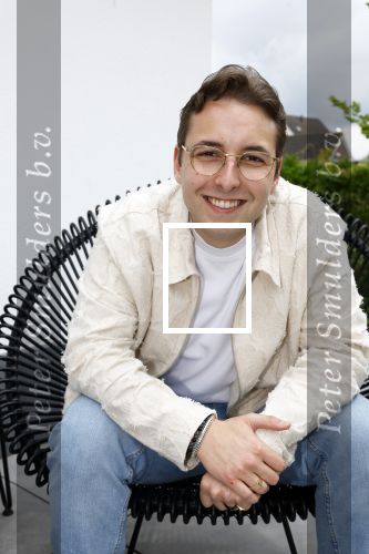 Fijnaart 31 mei 2024
BBQ bij fam Bauer in de tuin . Frans Bauer maakt samen met Lee Towers bekend dat hij dit jaar twee keer in Ahoy op graat treden. Aanwezig Frans Bauer Mariska Bauer Christiaan Bauer ( met vriendin Kim) Frans Bauer jr Jan Bauer en Lucas Bauer .