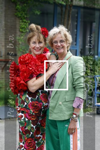 Amsterdam 4 juni 2024
Boekpresentatie Debbie de Jong van B&B Vol liefde . Debbie en Lenette v Dongen