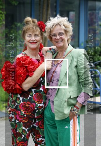 Amsterdam 4 juni 2024
Boekpresentatie Debbie de Jong van B&B Vol liefde . Debbie en Lenette v Dongen