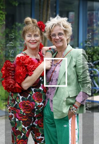 Amsterdam 4 juni 2024
Boekpresentatie Debbie de Jong van B&B Vol liefde . Debbie en Lenette v Dongen