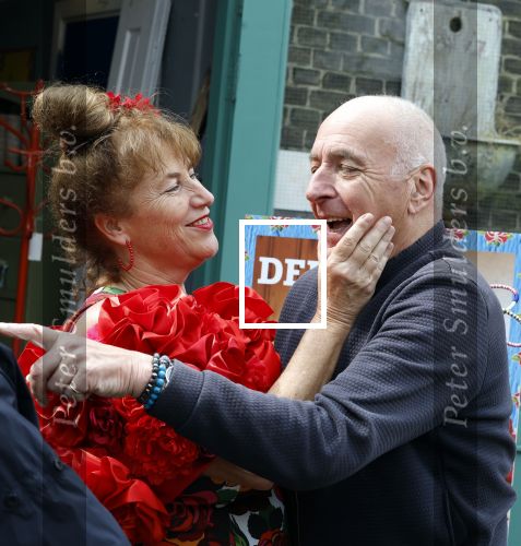 Amsterdam 4 juni 2024
Boekpresentatie Debbie de Jong van B&B Vol liefde . Debbie de Jong met ex Alfred v d Heuvel en zijn nieuwe vriendin
