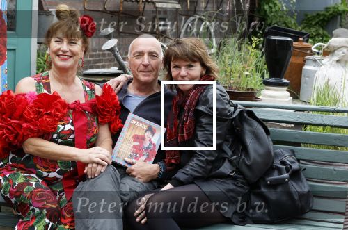 Amsterdam 4 juni 2024
Boekpresentatie Debbie de Jong van B&B Vol liefde . Debbie de Jong met ex Alfred v d Heuvel en zijn nieuwe vriendin Lonneke Stulen