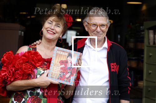 Amsterdam 4 juni 2024
Boekpresentatie Debbie de Jong van B&B Vol liefde . Debbie de Jong en partner Paul