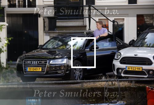 Amsterdam 28 juni 2024
Dilan Yesilgoz gaat met haar beveiliging naar de kapper in het centrum van Amsterdam.