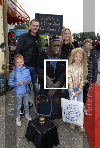 Lelystad 13 juni 2024
Rob kamphues en Jan Jaap v Roon organiseren met stichting groot hart een event , het grote race circus komt eraan, op de kartbaan in Lelystad .  Patrick Stoof is de presentator en ook Jack Plooij draagt zijn steentje bij. Chahid Charak ( Dutch Performante) kwam met zijn vrouw en kinderen