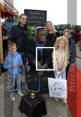 Lelystad 13 juni 2024
Rob kamphues en Jan Jaap v Roon organiseren met stichting groot hart een event , het grote race circus komt eraan, op de kartbaan in Lelystad .  Patrick Stoof is de presentator en ook Jack Plooij draagt zijn steentje bij. Chahid Charak ( Dutch Performante) kwam met zijn vrouw en kinderen