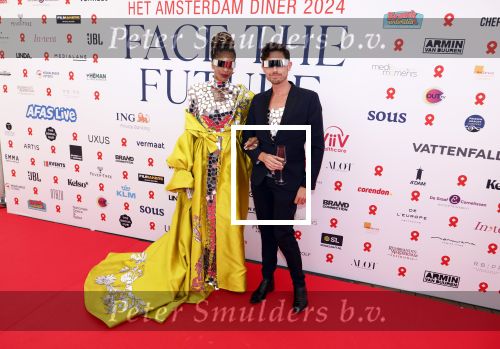 Amsterdam 8 juni 2024
Het Amsterdam diner in AFAS live . Vele Bekende mensen en zakenmensen kwamen naar het gala waar geld opgehaald wordt voor het aids fonds. Edwin Oudshoorn met een model