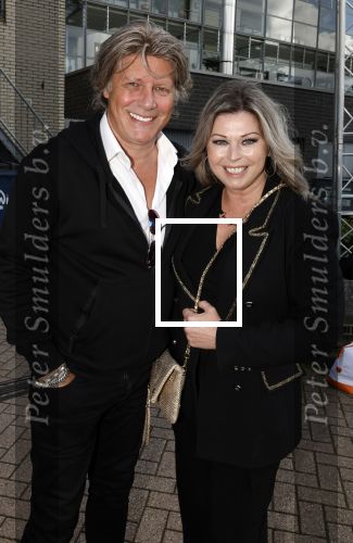 Zeewolde 29 mei 2024
Muziek feest op het plein in Zeewolde. Edwin v Hoevelaak met vriendin