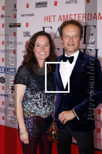 Amsterdam 8 juni 2024
Het Amsterdam diner in AFAS live . Vele Bekende mensen en zakenmensen kwamen naar het gala waar geld opgehaald wordt voor het aids fonds. Frank Houben met zus