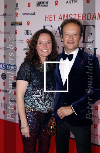 Amsterdam 8 juni 2024
Het Amsterdam diner in AFAS live . Vele Bekende mensen en zakenmensen kwamen naar het gala waar geld opgehaald wordt voor het aids fonds. Frank Houben met zus