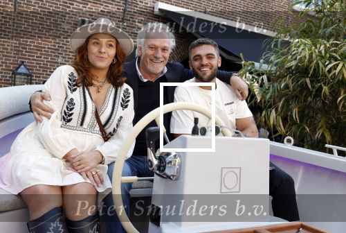 Naarden 19 juni 2024
Presentatie stormer sloep ism Monique des Bouvrie bij het Arsenaal. Bob Wisse en Jan des Bouvrie jr  zijn al hun hele leven vrienden . Frank Wisse met Bob Wisse en Lotte Wisse