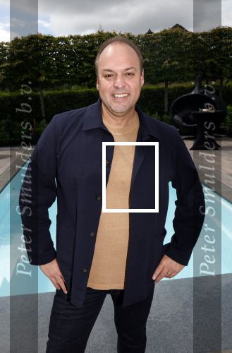 Fijnaart  31 mei 2024
BBQ bij fam Bauer in de tuin . Frans Bauer maakt samen met Lee Towers bekend dat hij dit jaar twee keer in Ahoy op graat treden. Aanwezig Frans Bauer Mariska Bauer Christiaan Bauer ( met vriendin Kim) Frans Bauer jr Jan Bauer en Lucas Bauer .