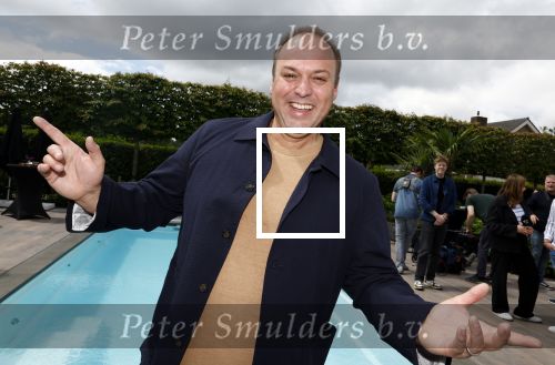 Fijnaart  31 mei 2024
BBQ bij fam Bauer in de tuin . Frans Bauer maakt samen met Lee Towers bekend dat hij dit jaar twee keer in Ahoy op graat treden. Aanwezig Frans Bauer Mariska Bauer Christiaan Bauer ( met vriendin Kim) Frans Bauer jr Jan Bauer en Lucas Bauer .