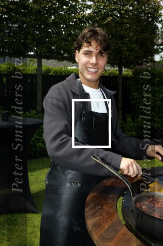 Fijnaart 31 mei  2024
BBQ bij fam Bauer in de tuin . Frans Bauer maakt samen met Lee Towers bekend dat hij dit jaar twee keer in Ahoy op graat treden. Aanwezig Frans Bauer Mariska Bauer Christiaan Bauer ( met vriendin Kim) Frans Bauer jr Jan Bauer en Lucas Bauer .