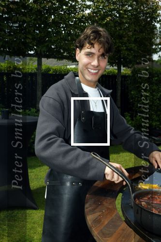 Fijnaart 31 mei  2024
BBQ bij fam Bauer in de tuin . Frans Bauer maakt samen met Lee Towers bekend dat hij dit jaar twee keer in Ahoy op graat treden. Aanwezig Frans Bauer Mariska Bauer Christiaan Bauer ( met vriendin Kim) Frans Bauer jr Jan Bauer en Lucas Bauer .