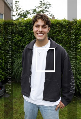 Fijnaart 31 mei  2024
BBQ bij fam Bauer in de tuin . Frans Bauer maakt samen met Lee Towers bekend dat hij dit jaar twee keer in Ahoy op graat treden. Aanwezig Frans Bauer Mariska Bauer Christiaan Bauer ( met vriendin Kim) Frans Bauer jr Jan Bauer en Lucas Bauer .