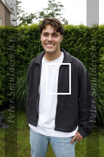 Fijnaart 31 mei  2024
BBQ bij fam Bauer in de tuin . Frans Bauer maakt samen met Lee Towers bekend dat hij dit jaar twee keer in Ahoy op graat treden. Aanwezig Frans Bauer Mariska Bauer Christiaan Bauer ( met vriendin Kim) Frans Bauer jr Jan Bauer en Lucas Bauer .