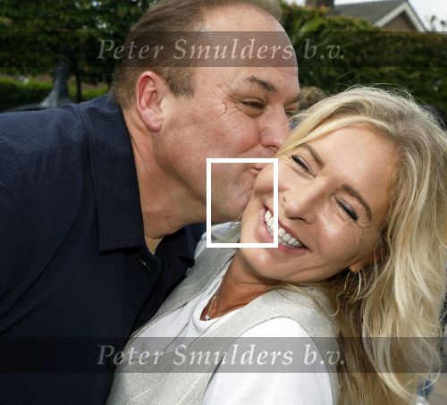 Fijnaart 31 mei 2024
BBQ bij fam Bauer in de tuin . Frans Bauer maakt samen met Lee Towers bekend dat hij dit jaar twee keer in Ahoy op graat treden. Aanwezig Frans Bauer Mariska Bauer Christiaan Bauer ( met vriendin Kim) Frans Bauer jr Jan Bauer en Lucas Bauer .