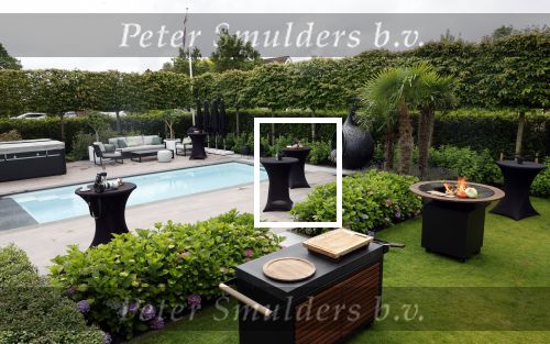 Fijnaart 31 mei 2024
BBQ bij fam Bauer in de tuin . Frans Bauer maakt samen met Lee Towers bekend dat hij dit jaar twee keer in Ahoy op graat treden. Aanwezig Frans Bauer Mariska Bauer Christiaan Bauer ( met vriendin Kim) Frans Bauer jr Jan Bauer en Lucas Bauer . Frans en Mariska hebben hun huis laten verbouwen en hebben een prachtig zwembad in de tuin .