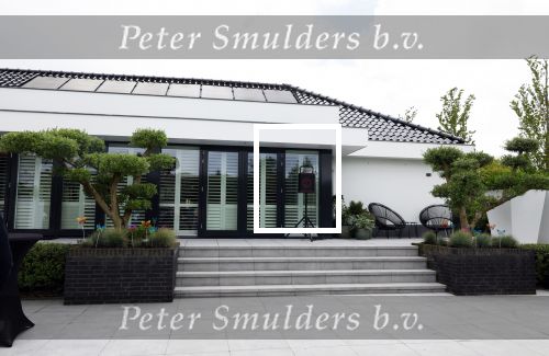 Fijnaart 31 mei 2024
BBQ bij fam Bauer in de tuin . Frans Bauer maakt samen met Lee Towers bekend dat hij dit jaar twee keer in Ahoy op graat treden. Aanwezig Frans Bauer Mariska Bauer Christiaan Bauer ( met vriendin Kim) Frans Bauer jr Jan Bauer en Lucas Bauer . Frans en Mariska hebben hun huis laten verbouwen en hebben een prachtig zwembad in de tuin .
