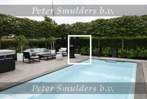 Fijnaart 31 mei 2024
BBQ bij fam Bauer in de tuin . Frans Bauer maakt samen met Lee Towers bekend dat hij dit jaar twee keer in Ahoy op graat treden. Aanwezig Frans Bauer Mariska Bauer Christiaan Bauer ( met vriendin Kim) Frans Bauer jr Jan Bauer en Lucas Bauer . Frans en Mariska hebben hun huis laten verbouwen en hebben een prachtig zwembad in de tuin .