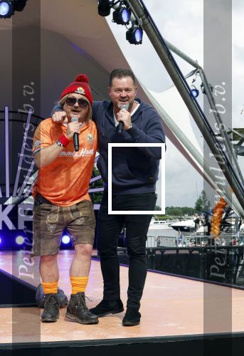 Zeewolde 29 mei 2024
Muziek feest op het plein in Zeewolde. Immer Hansi  treedt op met Frans Duijts