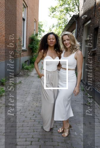 Wageningen 13 mei 2024
Presentatie musical 40-45 in hotel de Wereld met oa Soy Kroon Holly Brood Sjoerd Pleijsier Babette v Veen Kees Boot Frits Barend Dorian Bindels Gaia Aikman en Niniane Everaert.