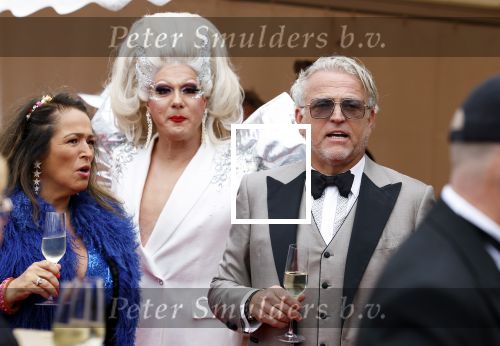 Amsterdam 8 juni 2024
Het Amsterdam diner in AFAS live . Vele Bekende mensen en zakenmensen kwamen naar het gala waar geld opgehaald wordt voor het aids fonds. Gordon kwam met een goede vriendin