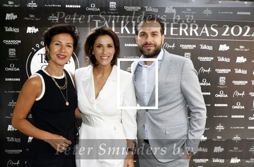 Amsterdam 6 juni 2024
Talkies terras awards bij het College Hotel . Gunay Uslu met directeur College Hotel en Kristina Bozilovic