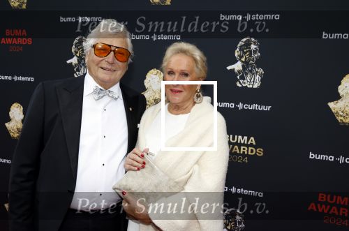 Amsterdam 3 juni 2024
Buma awards in de schouwburg  in Amsterdam . Hans v Hemert met partner