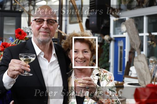 Amsterdam 4 juni 2024
Boekpresentatie Debbie de Jong van B&B Vol liefde . Haye v d Heyden met vrouw