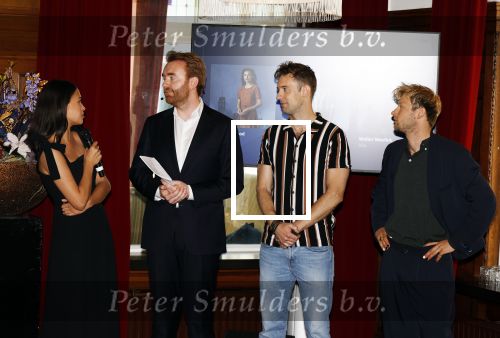 Wageningen 13 mei 2024
Presentatie musical 40-45 in hotel de Wereld met oa Soy Kroon Holly Brood Sjoerd Pleijsier Babette v Veen Kees Boot Frits Barend Dorian Bindels Gaia Aikman en Niniane Everaert.