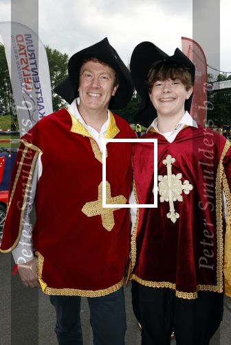 Lelystad 13 juni 2024
Rob kamphues en Jan Jaap v Roon organiseren met stichting groot hart een event , het grote race circus komt eraan, op de kartbaan in Lelystad .  Patrick Stoof is de presentator en ook Jack Plooij draagt zijn steentje bij. Jan Jaap v Roon met zoons en vriendin