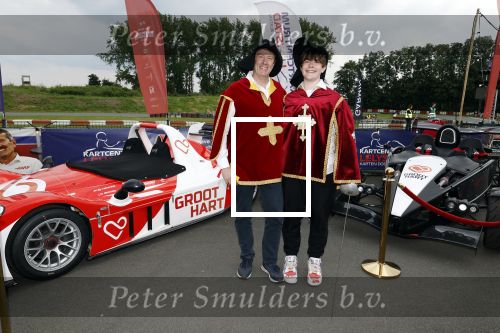 Lelystad 13 juni 2024
Rob kamphues en Jan Jaap v Roon organiseren met stichting groot hart een event , het grote race circus komt eraan, op de kartbaan in Lelystad .  Patrick Stoof is de presentator en ook Jack Plooij draagt zijn steentje bij. Jan Jaap v Roon met zoons en vriendin