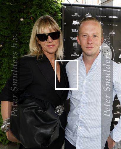 Amsterdam 6 juni 2024
Talkies terras awards bij het College Hotel . Jan des Bouvrie met een kennis