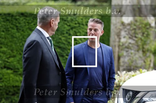 Rotterdam 14 juni 2024 
Begrafenis en besloten kring van Jan v Galen de vader van Rachel Hazes op begraafplaats Hofwijk in de witte kapel. Aanwezig beste vrienden Jaqueline Laats Jeanine Heruer Joop Kruis Ricardo Klaverdijk en Loes v Katwijk