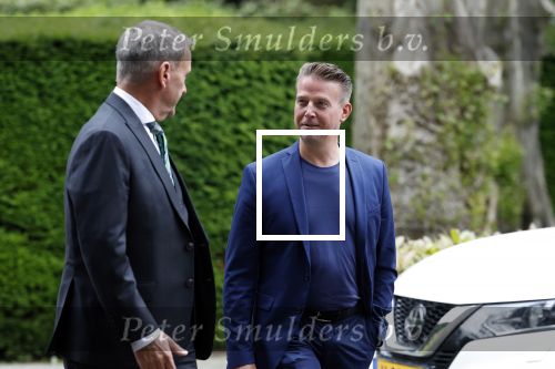 Rotterdam 14 juni 2024 
Begrafenis en besloten kring van Jan v Galen de vader van Rachel Hazes op begraafplaats Hofwijk in de witte kapel. Aanwezig beste vrienden Jaqueline Laats Jeanine Heruer Joop Kruis Ricardo Klaverdijk en Loes v Katwijk