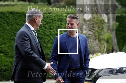 Rotterdam 14 juni 2024 
Begrafenis en besloten kring van Jan v Galen de vader van Rachel Hazes op begraafplaats Hofwijk in de witte kapel. Aanwezig beste vrienden Jaqueline Laats Jeanine Heruer Joop Kruis Ricardo Klaverdijk en Loes v Katwijk