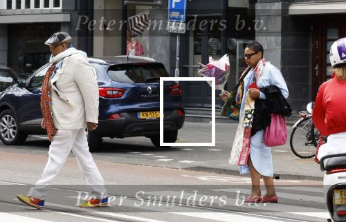 Amsterdam 30 juni 2024
John Leerdam met zijn vrouw in Amsterdam zuid . Hij reist met de trein .