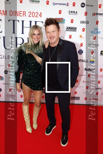 Amsterdam 8 juni 2024
Het Amsterdam diner in AFAS live . Vele Bekende mensen en zakenmensen kwamen naar het gala waar geld opgehaald wordt voor het aids fonds. Johnny de Mol en zijn vrouw Anouk de Mol