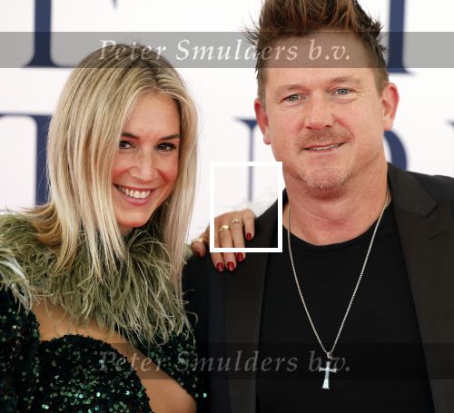 Amsterdam 8 juni 2024
Het Amsterdam diner in AFAS live . Vele Bekende mensen en zakenmensen kwamen naar het gala waar geld opgehaald wordt voor het aids fonds. Johnny de Mol en zijn vrouw Anouk de Mol