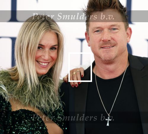 Amsterdam 8 juni 2024
Het Amsterdam diner in AFAS live . Vele Bekende mensen en zakenmensen kwamen naar het gala waar geld opgehaald wordt voor het aids fonds. Johnny de Mol en zijn vrouw Anouk de Mol