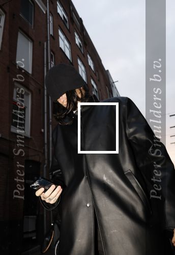 Amsterdam 3 juni 2024
Joost Klein komt incognito en onherkenbaar naar de Buma awards in het concertgebouw in Amsterdam .