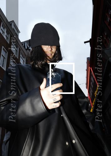 Amsterdam 3 juni 2024
Joost Klein komt incognito en onherkenbaar naar de Buma awards in het concertgebouw in Amsterdam .