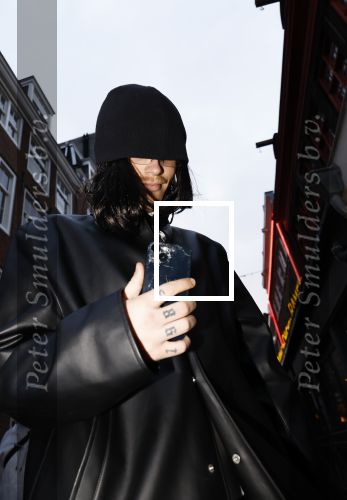 Amsterdam 3 juni 2024
Joost Klein komt incognito en onherkenbaar naar de Buma awards in het concertgebouw in Amsterdam .