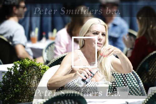 Amsterdam 17 juni 2024
Judith Osborn op terras in Amsterdam zuid
